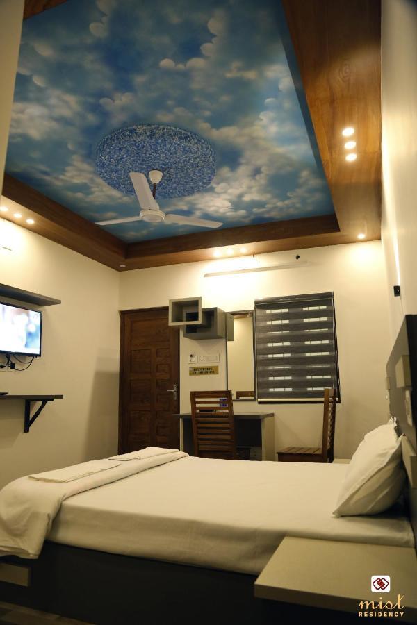Mist Residency Hotel Kattappana Exterior photo