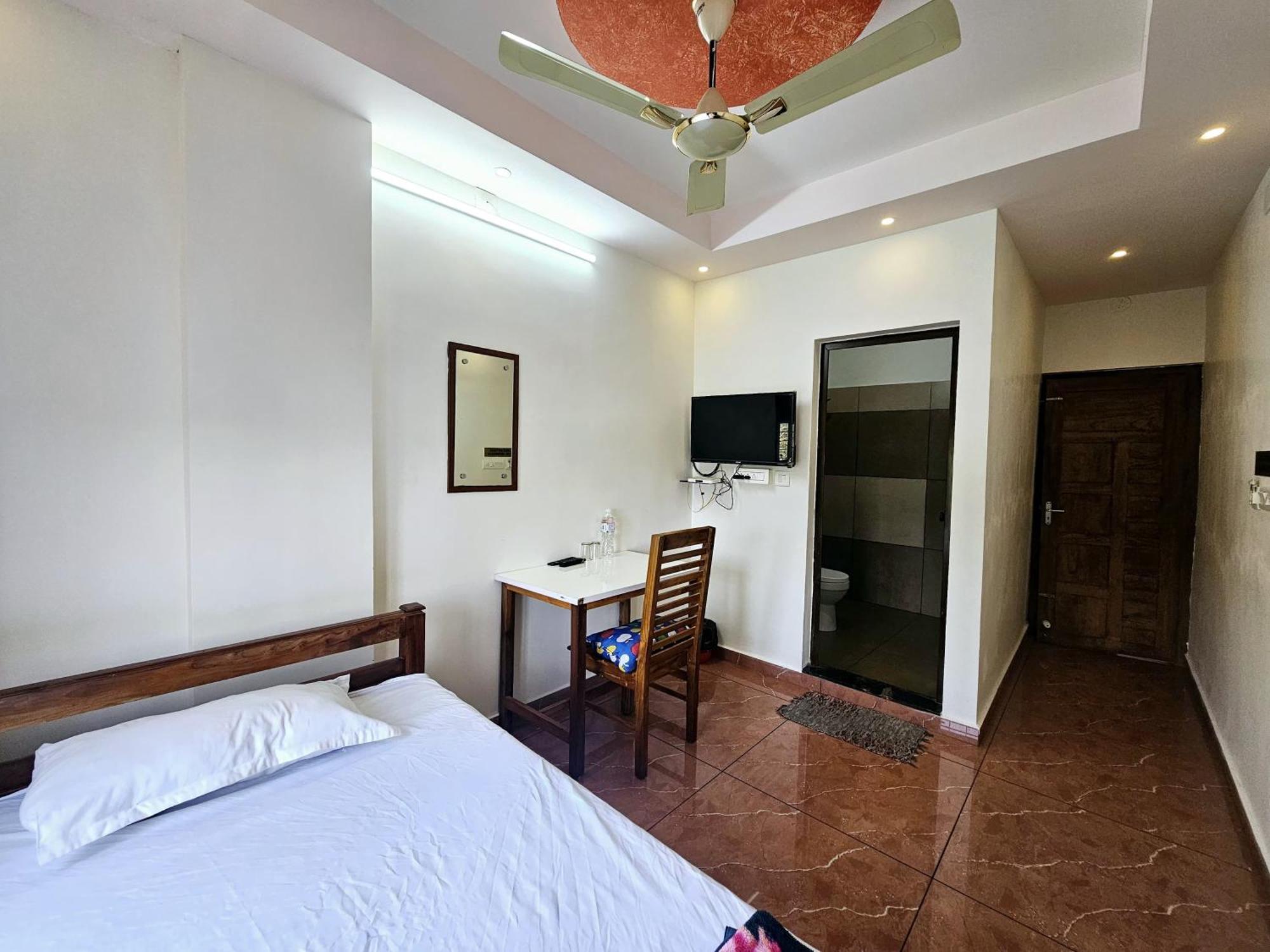 Mist Residency Hotel Kattappana Exterior photo